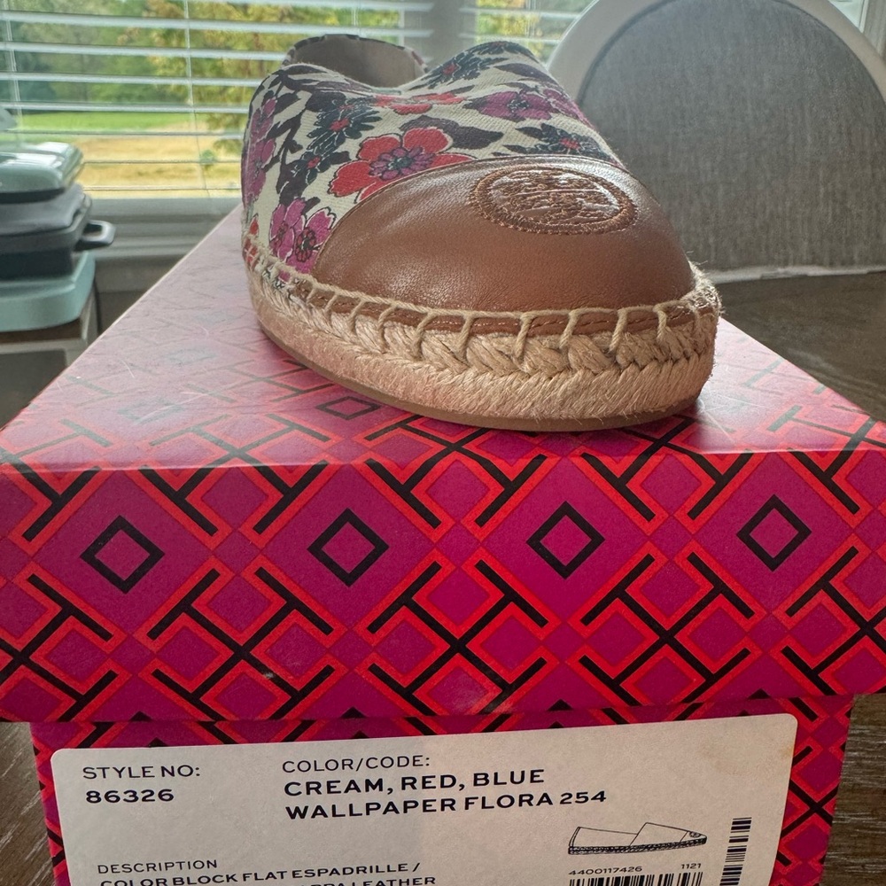 Brand new Tory Burch espadrille